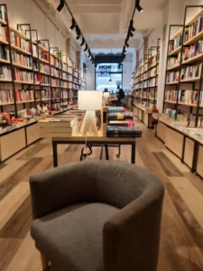 Byron Cafetería con Librería